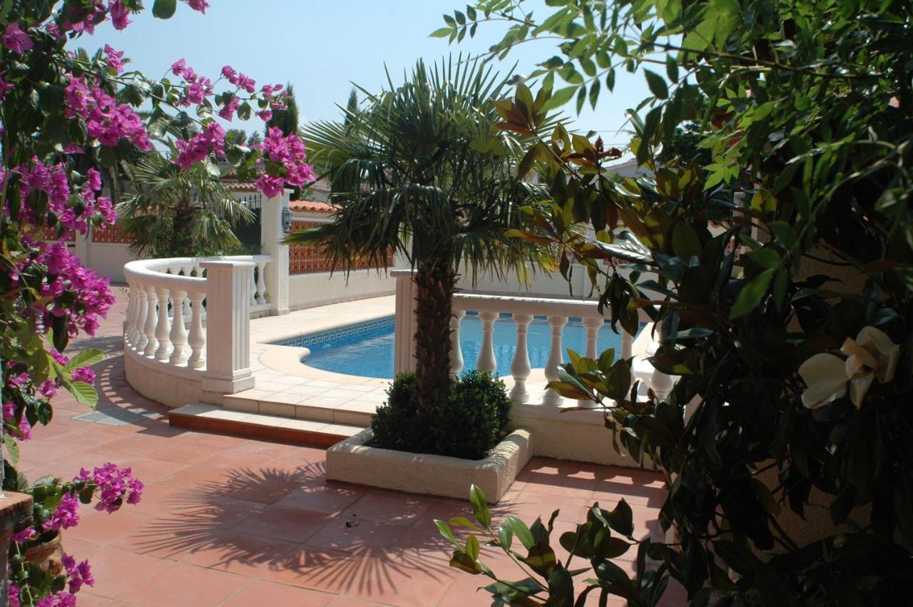 Villa Sol Empuriabrava Exteriör bild