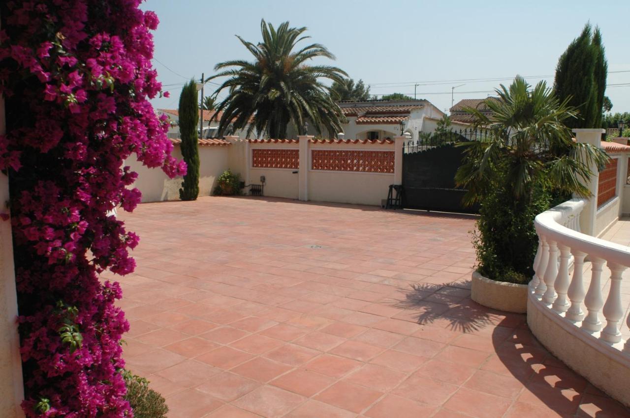 Villa Sol Empuriabrava Exteriör bild